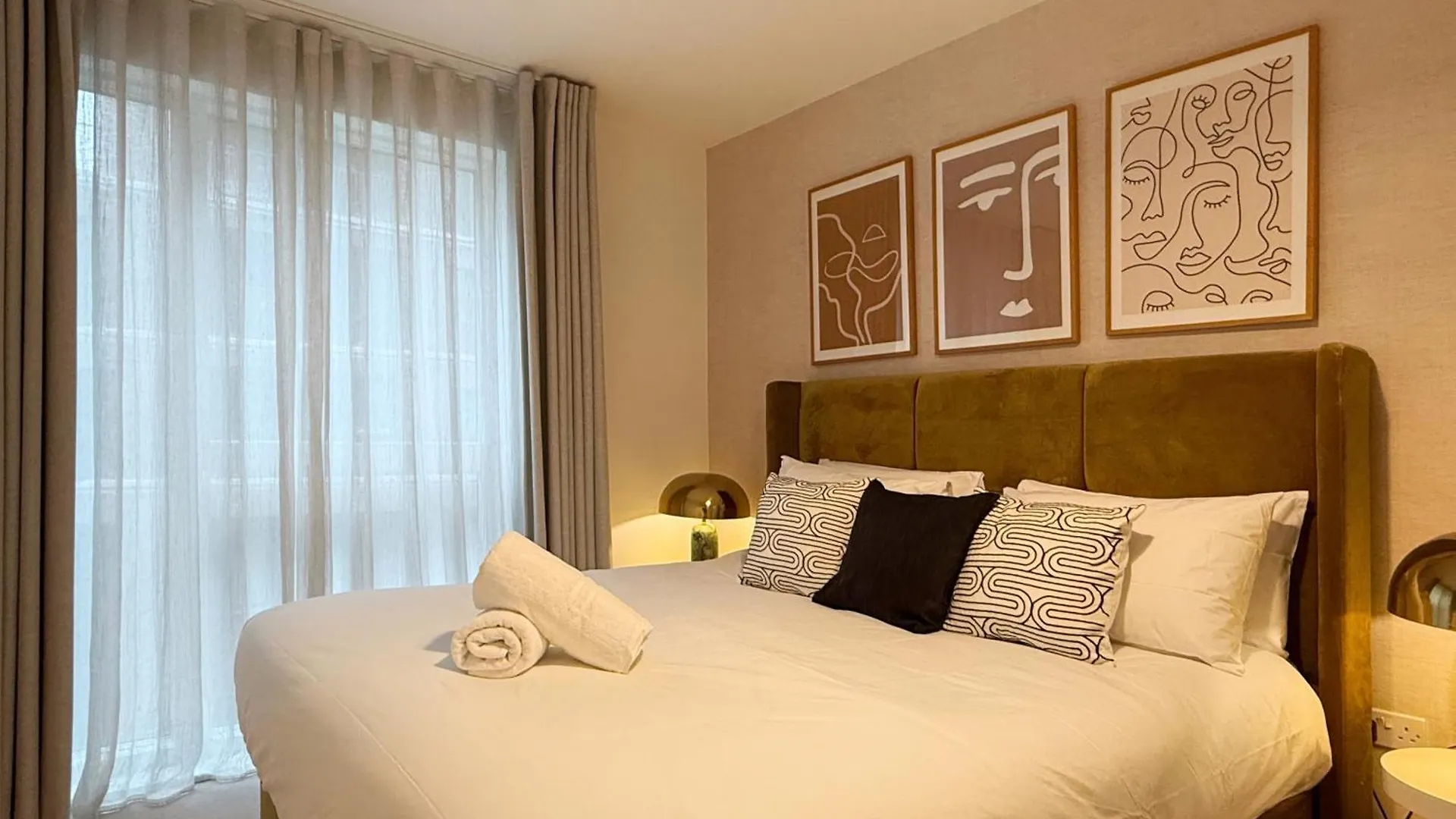 Stylish 3 Bed Apartment Near London City Airport United Kingdom