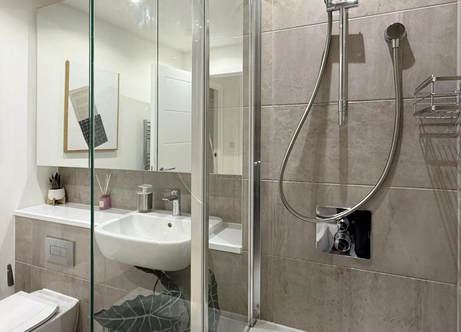 Stylish 3 Bed Apartment Near London City Airport